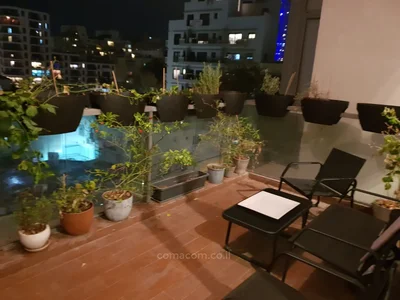 Residential quarter A ne pas manquer au centre avec terrasse bien agence