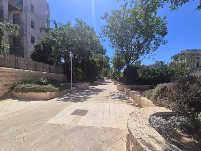 Barrio residencial Appartement a vendre a arnona 4 pieces avec mamad parking et apercu sur le mont du temple