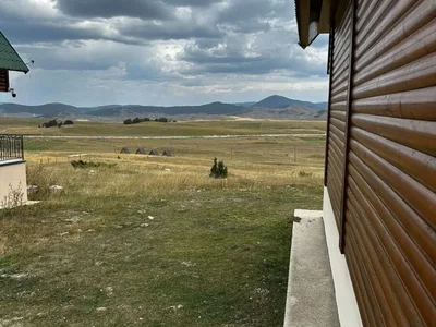 Cabaña Kuća 200 m² na Prodaju – Moticki Gaj, Žabljak