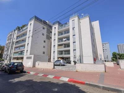 Dzielnica mieszkaniowa A vendre appartement 4 pieces a kiryat sanz rue yehuda hanassi netanya