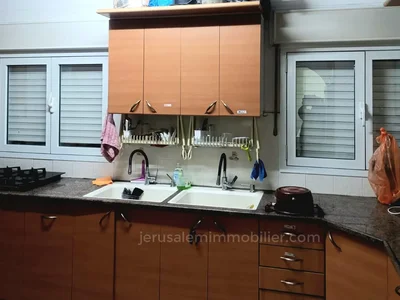 Wohnviertel Un appartement familial lumineux a louer au coeur de mekor baruch jerusalem immobilier 026786595