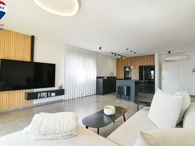 Wohnviertel Superbe appartement de 4 pieces comme neuf en bord de mer de hadera a givat olga