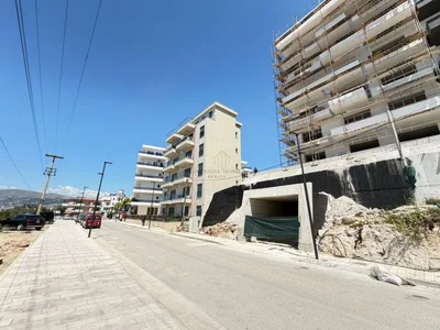 Wohngebäude Exklusive Neue Residenz in Meeresnähe in Saranda