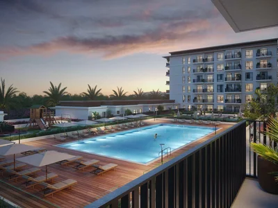 Wohnanlage New residence Hamilton with a swimming pool and a park, Town Square, Dubai, UAE