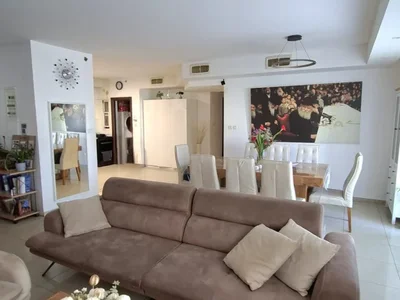 Жилой квартал Bonne occasion a ne pas rater grand 6 pieces a vendre proche de toutes commodites tet zain ashdod