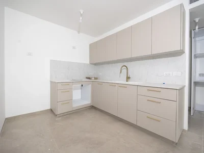 Residential quarter Mekor haim 2 pieces neuf avec balcon vue ouverte et grande cave