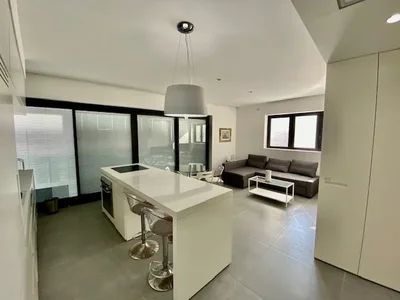 Quartier résidentiel Emplacement idéal ! joli 3 pièces à vendre, entièrement meublé, hayarkon, tel aviv