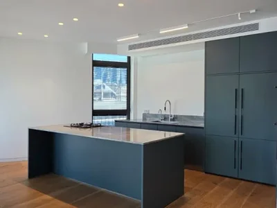 Quartier résidentiel Rothschild – sublime immeuble de 187 m² avec magnifique terrasse