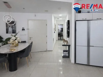 Quartier résidentiel Stop affaire !!! vous voulez faire un excellent investissement à hadera, acquérir un bien avec une forte demande locative ? ne cherchez plus, le voilà !