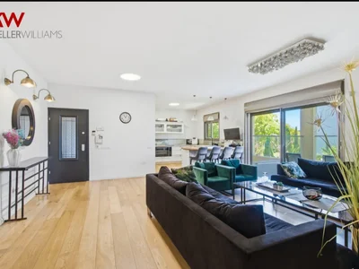 Жилой квартал Magnifique 6 pieces dans une residence avec piscine