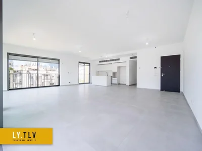 Quartier résidentiel Superbe mini-penthouse à deux pas de kikar hamedina