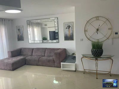 Quartier résidentiel A ne pas manquer !, agréable, au centre, avec terrasse, balcon sur la mer, bel appartement, bien agencé, bon emplacement, bonne affaire, bonne occasion, bonnes orientations, calme, clair, dans rue calme, en bon etat, endroit calme, etage haut avec vue, grand, mini penthous