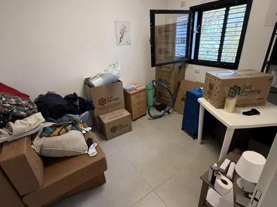 Quartier résidentiel 3 pièces à vendre complet, immeuble neuf ascenseur, balcon, parking, cave.