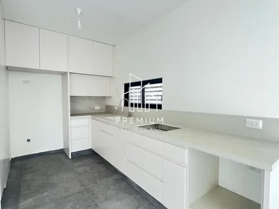 Quartier résidentiel Un appartement récemment construit, idéalement situé, à quelques pas de la plage et du centre-ville dynamique de tel aviv.