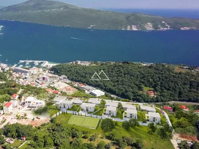 Complexe résidentiel Modern villas in a gated complex with a tennis court