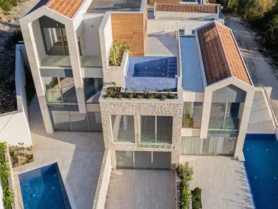 Townhouse ROSKOSNYE TAUNHAUSY I APARTAMENTY V DONE LASTVE