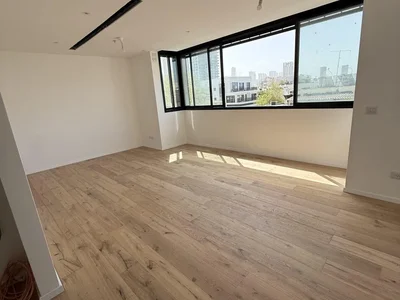 Dzielnica mieszkaniowa Clair dans rue calme dans un immeuble neuf etage haut avec vue magnifique