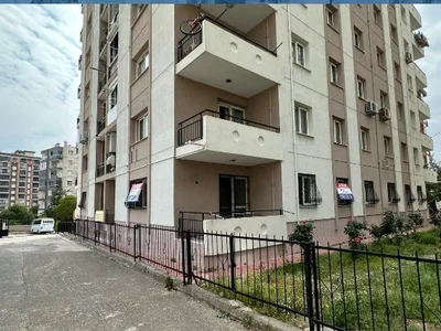 Wohngebäude Karşıyaka Apartment