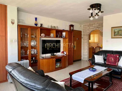 Wohnviertel Opportunite dun appartement avec un excellent potentiel damelioration tama 38 signe au coeur du quartier ramat eshkol entierement renove