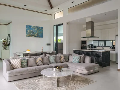 Villa Lake House