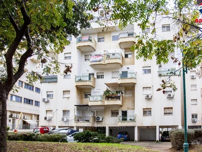 Quartier résidentiel Petit appartement très mignon de 3 pièces en exclusivité au coeur du centre-ville et au calme à hadera !