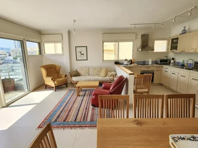 Dzielnica mieszkaniowa Rehov nachmani coeur historique de tel aviv superbe appartement renove