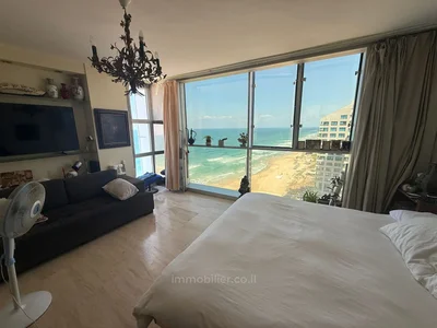 Residential quarter A ne pas manquer bien agence bon emplacement dans un bel immeuble etage haut avec vue proche de la mer vue sur la mer