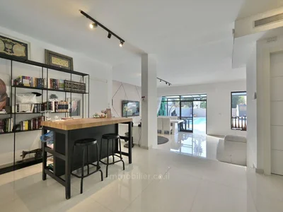 Residential quarter Villa spacieuse avec piscine et jardin neve hof rishon lezion