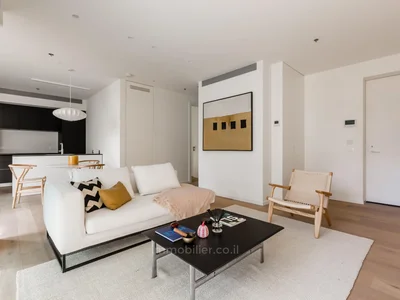 Жилой квартал Au centre avec terrasse bon emplacement dans rue calme renove