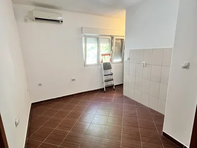 Wohnviertel Stan 30 m² na Prodaju – Zabjelo, Podgorica