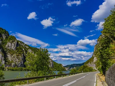 Serbia cancels its plans for a simplified foreigner's citizenship: visa-free regime is at stake