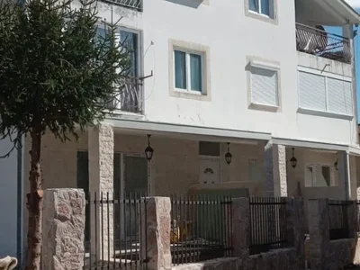 Wohnviertel Stan 72 m² na Prodaju – Centar, Bar