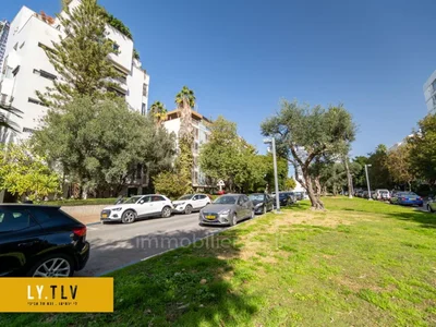 Residential quarter Grand 5 pieces dans une belle avenue a cote de kikar hamedina avec parking