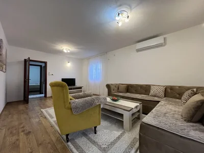 Cabaña Kuća 320 m² na Prodaju – Zlatica, Podgorica