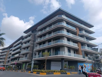Apartamentowiec Apartamenty z Udogodnieniami w Kompleksie w Şişli w Stambule