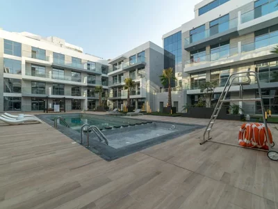 Жилой комплекс Меблированные апартаменты Prime Views от Prescott с видом на бассейн и небоскреб Бурдж-Халифа, MBR City, Дубай, ОАЭ