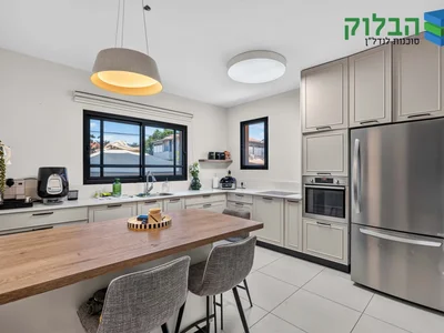 Residential quarter A vendre bien de luxe et rare a rishon lezion shikun hamizrach rue marbad haksamim