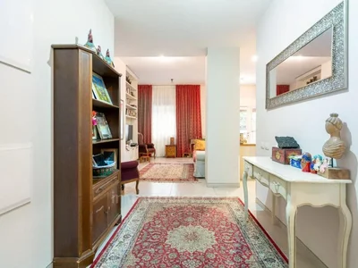 Quartier résidentiel Rez-de-chaussée avec terrasse au cœur de shenkin – tel-aviv