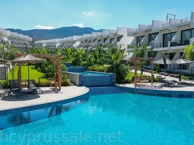 Complexe résidentiel Studios in the Pearl Island complex.