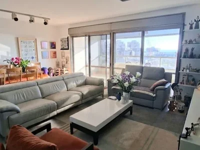 Жилой квартал Jolie 3 pieces spacieux a vendre avec vue panoramique sur la mer marina ashdod