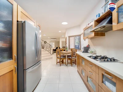 Dzielnica mieszkaniowa Une maison familiale dans le quartier residentiel prise haotsar de hadera un reve a ce prix la