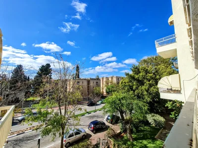 Dzielnica mieszkaniowa Au centre avec terrasse bel appartement calme