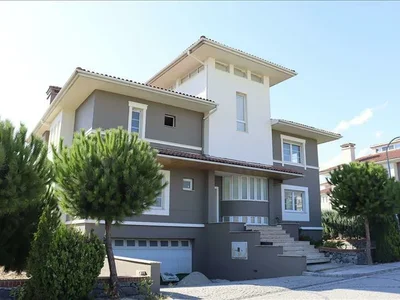 Wohnanlage New complex of villas with around-the-clock security and a yacht marina, Istanbul, Turkey