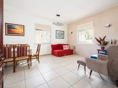 Wohnviertel Appartement 4 pieces idealement situe