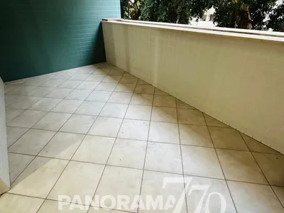 Quartier résidentiel Au centre, agréable, bel appartement, bonne affaire, en bon etat