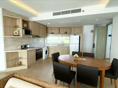 Wohnanlage Low-rise beachfront residence with a swimming pool, Pattaya, Thailand