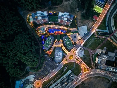 Zespół mieszkaniowy Apartamenty klasy PREMIUM w centrum Stambułu w kompleksie Avrupa Saklı Vadi.