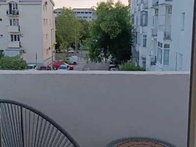 Quartier résidentiel Dvosoban stan, Preko Morace, Izdavanje