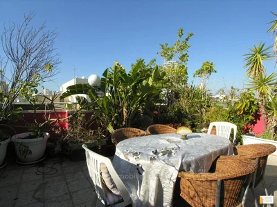 Residential quarter Duplex avec terrasse calme proche de la mer bien agence clair spacieux magnifique renove