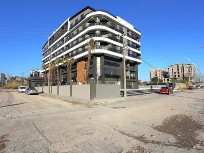 Immeuble Appartement flambant neuf avec vue sur la montagne à Konyaaltı Antalya